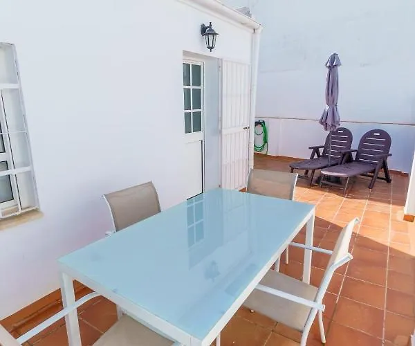 RentalSevilla Luminoso apartamento con terraza a orillas del río