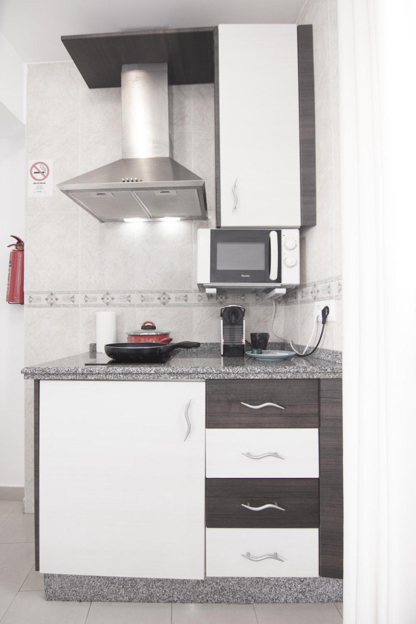 Rentalsevilla Luminoso Con Terraza A Orillas Del Río Apartamento Sevilla